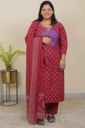 Three-piece ethnic set maroon straight-cut kurta